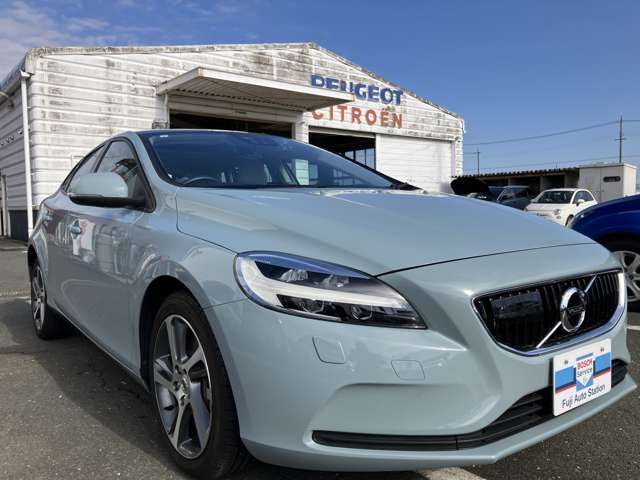 VOLVO VOLVO V40 2017
