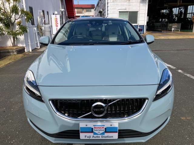 VOLVO VOLVO V40 2017