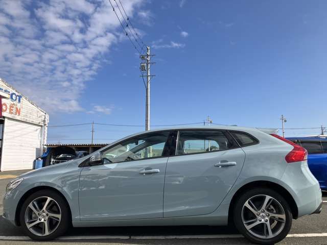 VOLVO VOLVO V40 2017