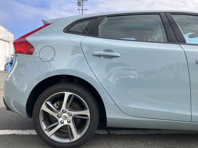 VOLVO VOLVO V40 2017