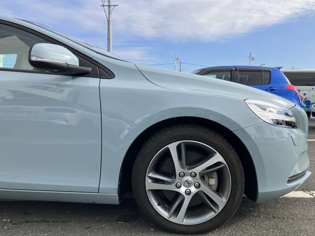 VOLVO VOLVO V40 2017