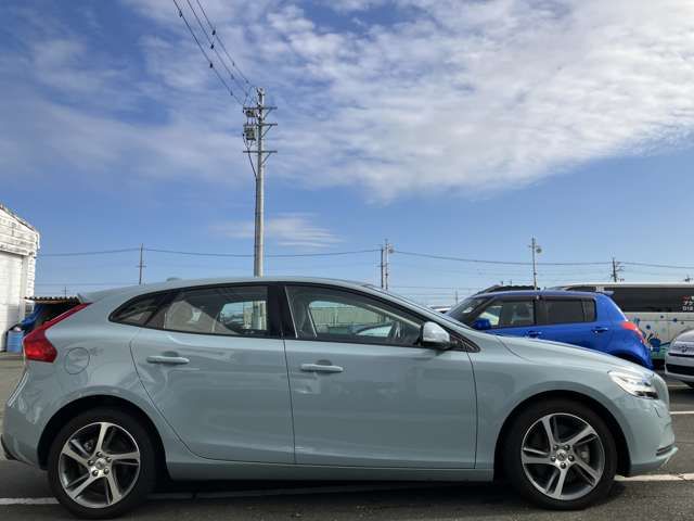 VOLVO VOLVO V40 2017