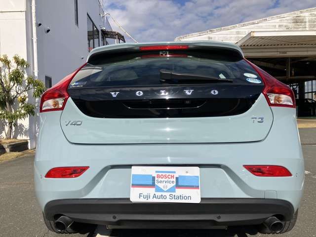 VOLVO VOLVO V40 2017