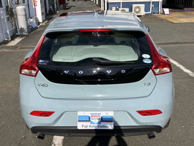 VOLVO VOLVO V40 2017