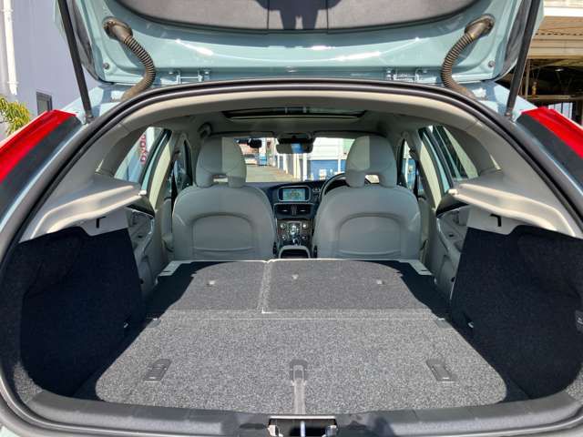 VOLVO VOLVO V40 2017