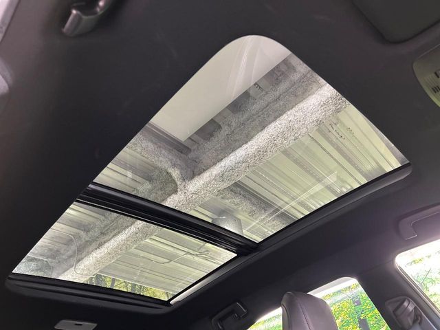 TOYOTA HARRIER 4WD 2017