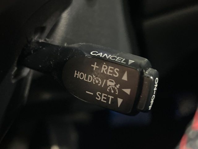 TOYOTA HARRIER 4WD 2017