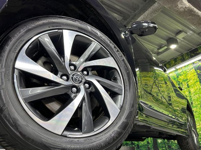 TOYOTA HARRIER 4WD 2017