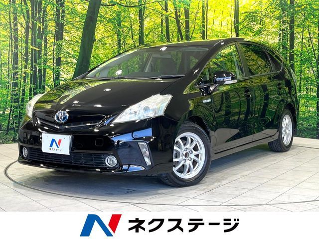 TOYOTA PRIUS Alpha 2013