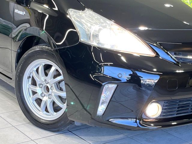 TOYOTA PRIUS Alpha 2013
