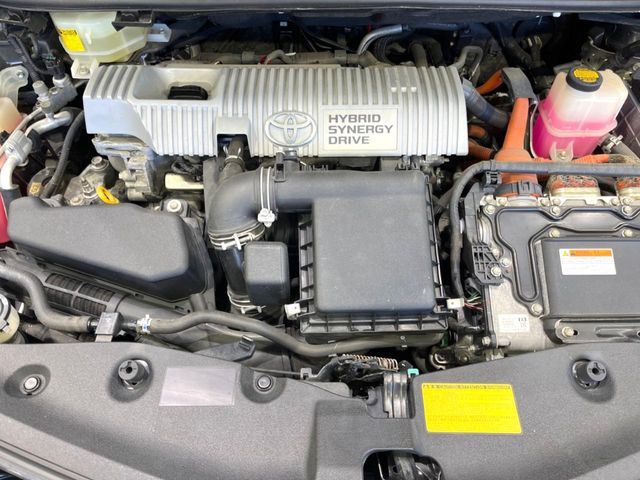 TOYOTA PRIUS Alpha 2013