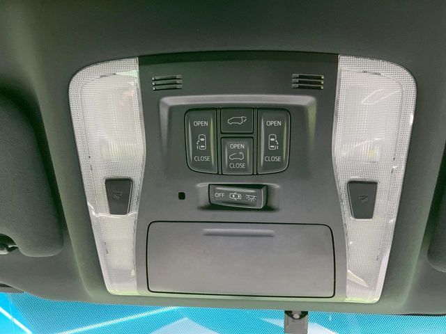 TOYOTA VELLFIRE 2017