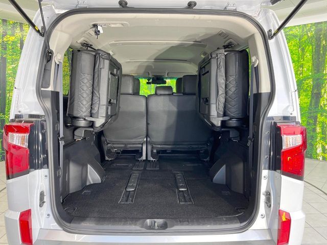 MITSUBISHI DELICA D:5 4WD 2024