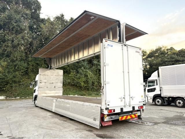 NISSAN DIESEL Quon 2019