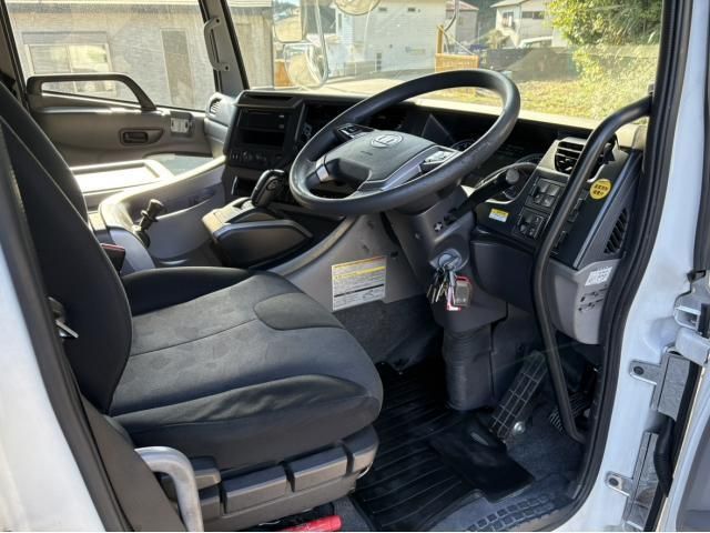 NISSAN DIESEL Quon 2019