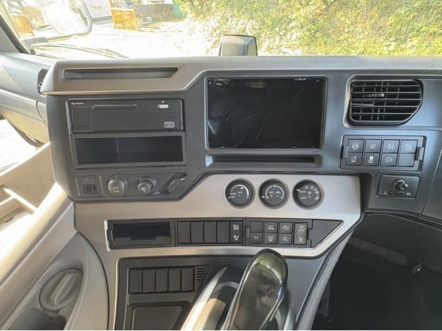 NISSAN DIESEL Quon 2019