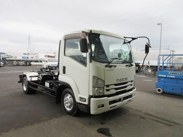 ISUZU FORWARD 2016