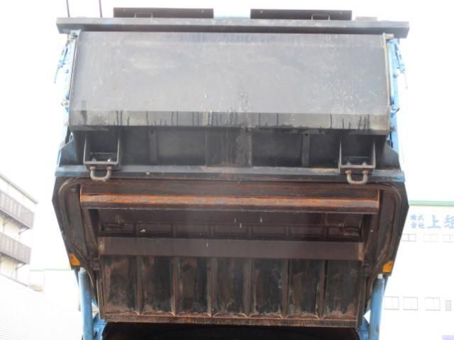 MITSUBISHI CANTER 2015