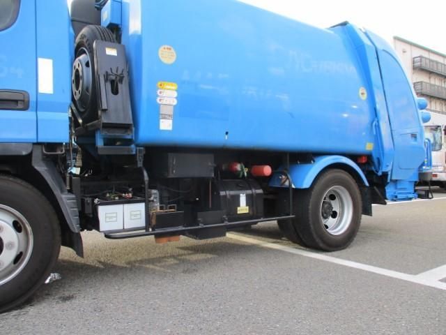 MITSUBISHI CANTER 2015