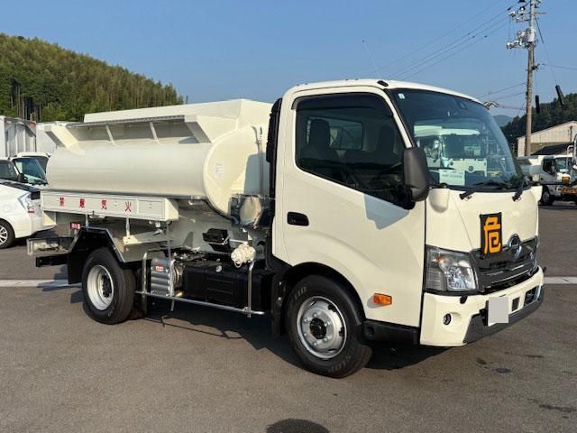 HINO DUTRO 2024