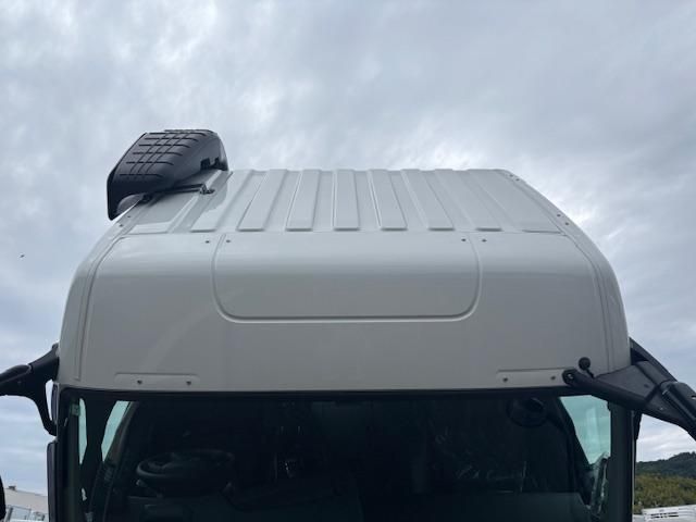 MITSUBISHI FUSOU SUPER GREAT 2025