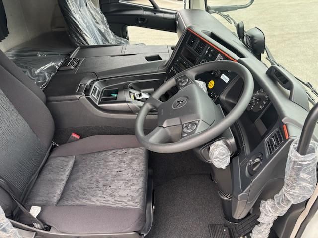 MITSUBISHI FUSOU SUPER GREAT 2025