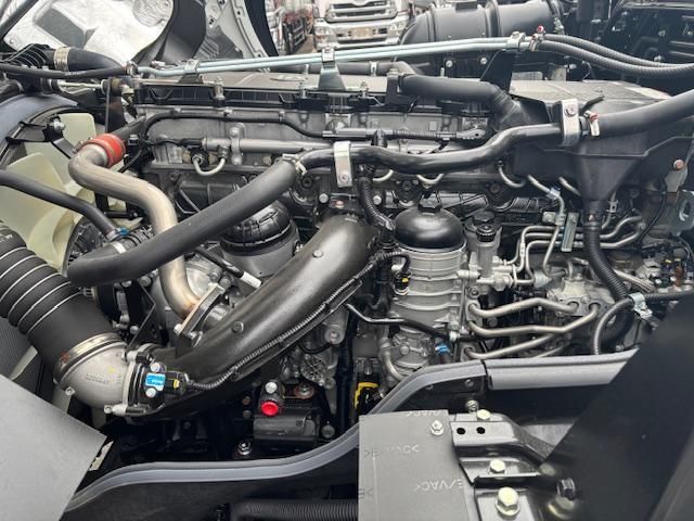 MITSUBISHI FUSOU SUPER GREAT 2025