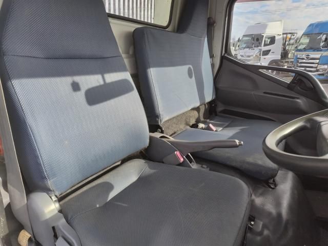 MITSUBISHI CANTER 2015