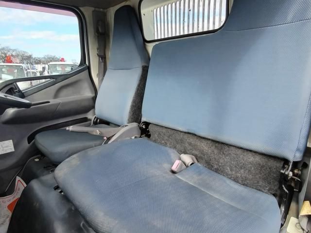 MITSUBISHI CANTER 2015