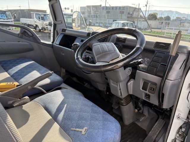 MITSUBISHI CANTER 2005