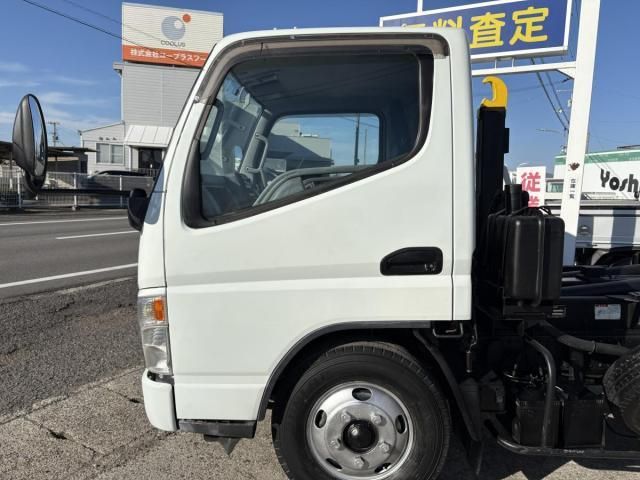 MITSUBISHI CANTER 2005