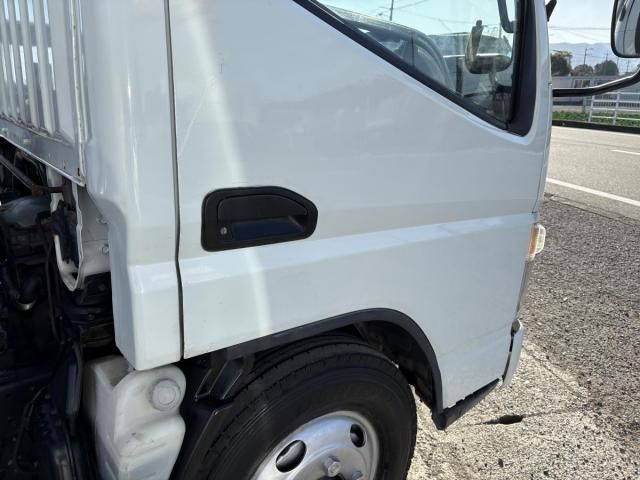 MITSUBISHI CANTER 2005