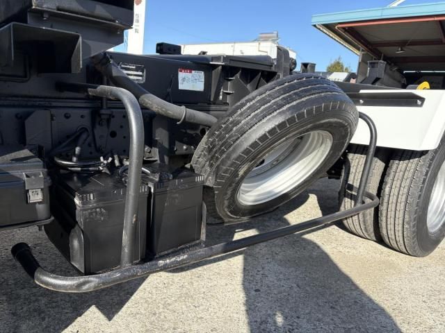 MITSUBISHI CANTER 2005