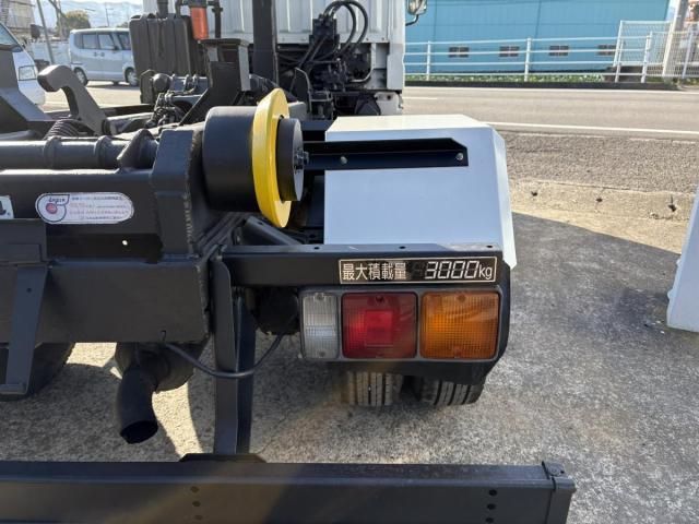 MITSUBISHI CANTER 2005