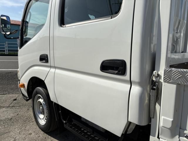 TOYOTA DYNA 2015