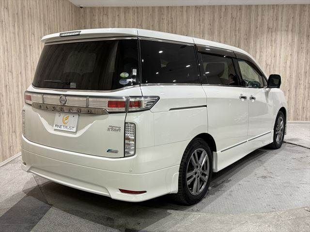 NISSAN ELGRAND 2012