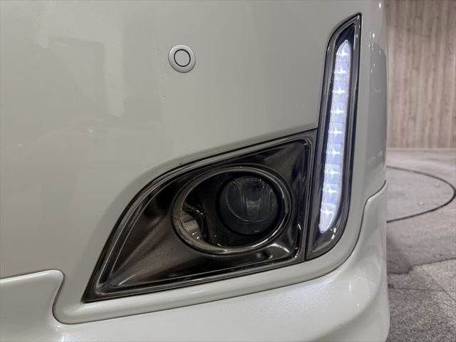 NISSAN ELGRAND 2012
