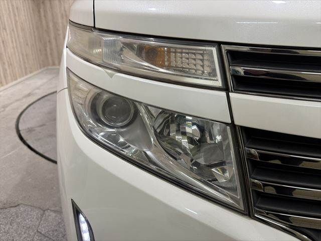 NISSAN ELGRAND 2012