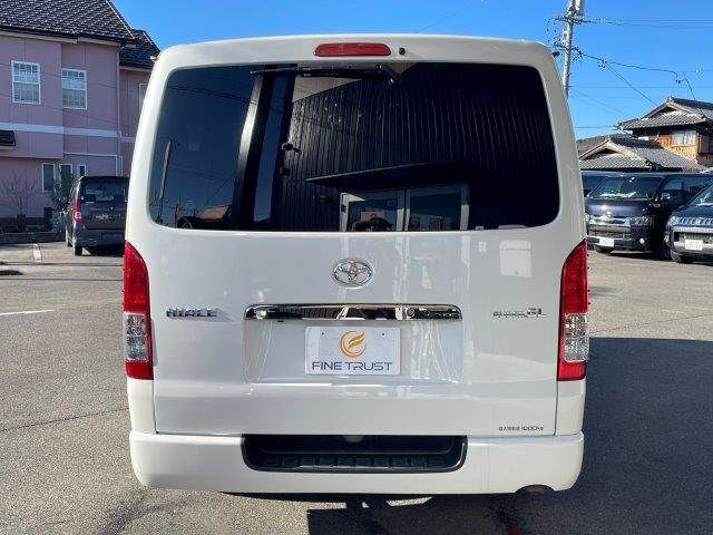 TOYOTA HIACE van 2WD 2018