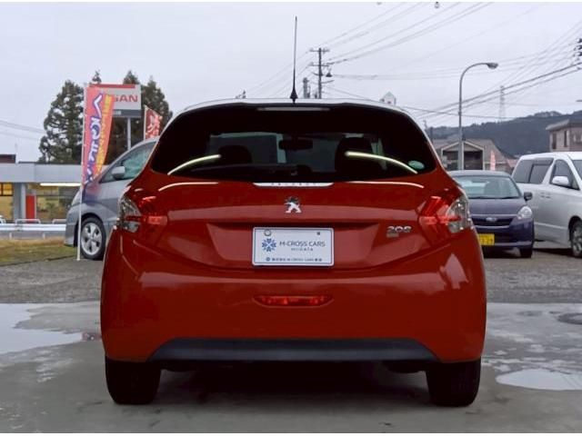 PEUGEOT PEUGEOT 208 2015