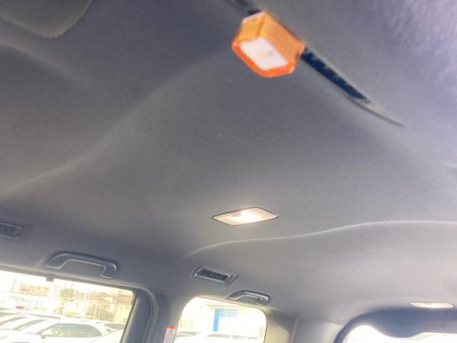 TOYOTA VOXY HYBRID 2018