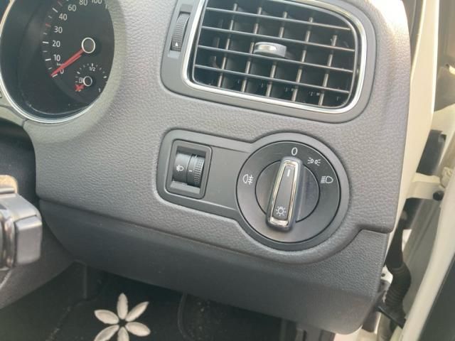 VOLKSWAGEN VOLKSWAGEN POLO 2015