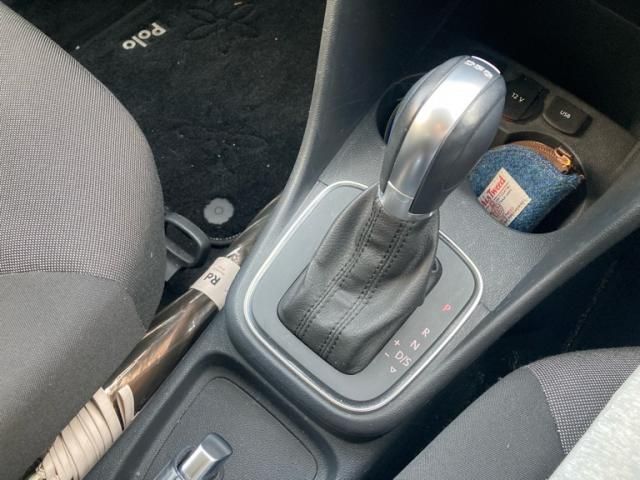 VOLKSWAGEN VOLKSWAGEN POLO 2015