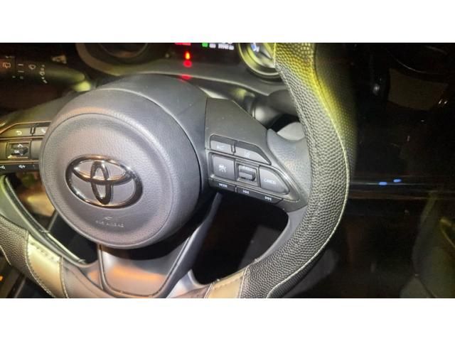 TOYOTA YARIS HYBRID 2021