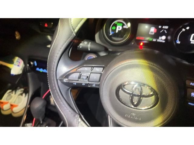 TOYOTA YARIS HYBRID 2021