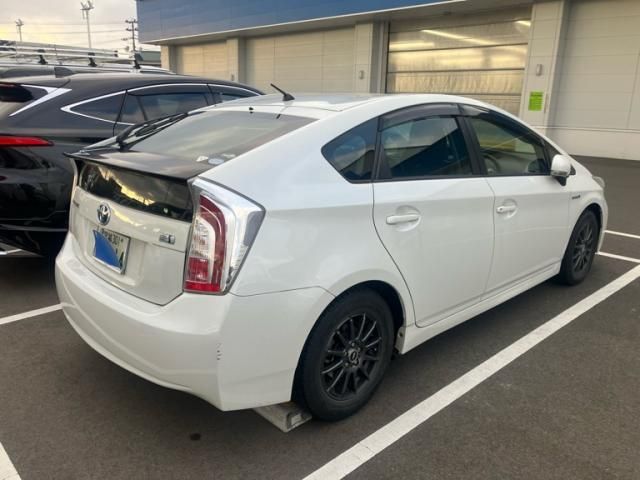 TOYOTA PRIUS 2015