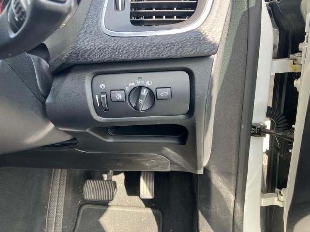 VOLVO VOLVO V40 2017