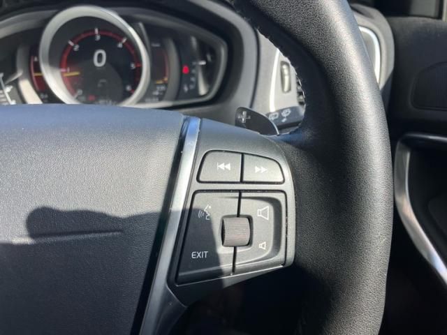 VOLVO VOLVO V40 2017