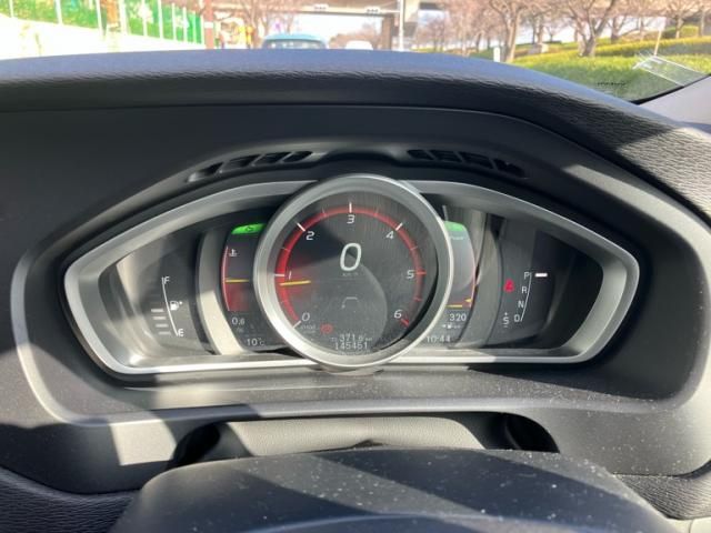 VOLVO VOLVO V40 2017