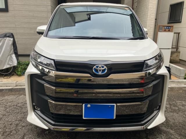 TOYOTA NOAH HYBRID 2023